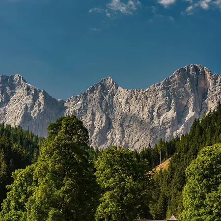 Alpenrose Boutique Gretl *