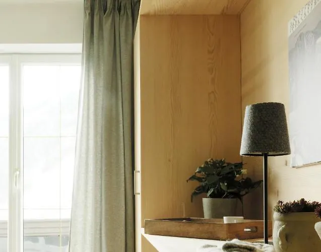 Alpenrose Boutique Gretl *