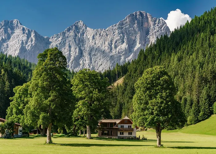 Alpenrose Boutique Gretl *